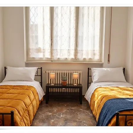 Maison Giambologna - Terrazza, Parcheggio Gratuito In Strada - Centro A Piedi, Stazione A 5 Min